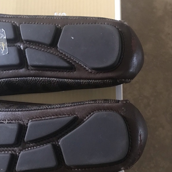 Authentic Michael Kors signature Moc - Picture 3 of 3